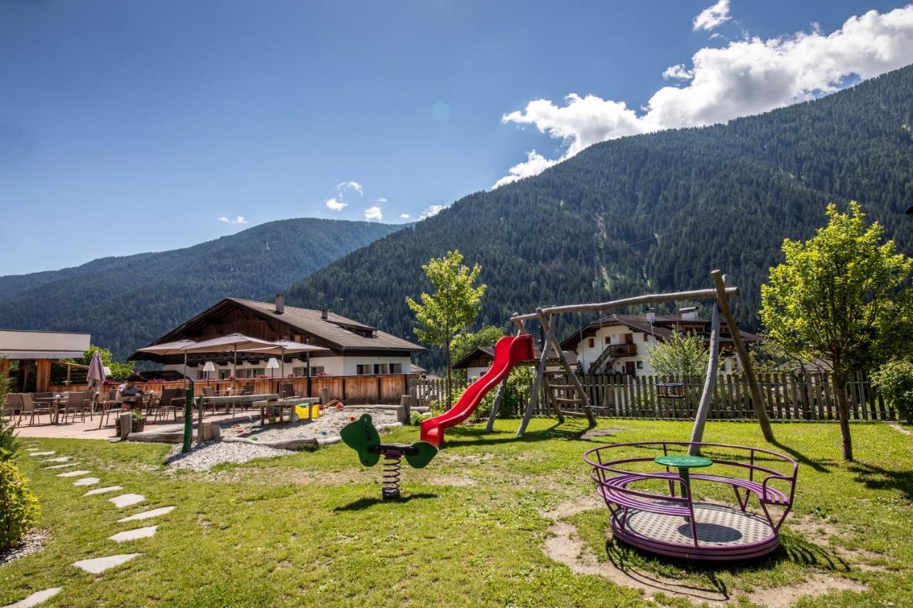 Familienhotel Viktoria Ultimo Exterior foto