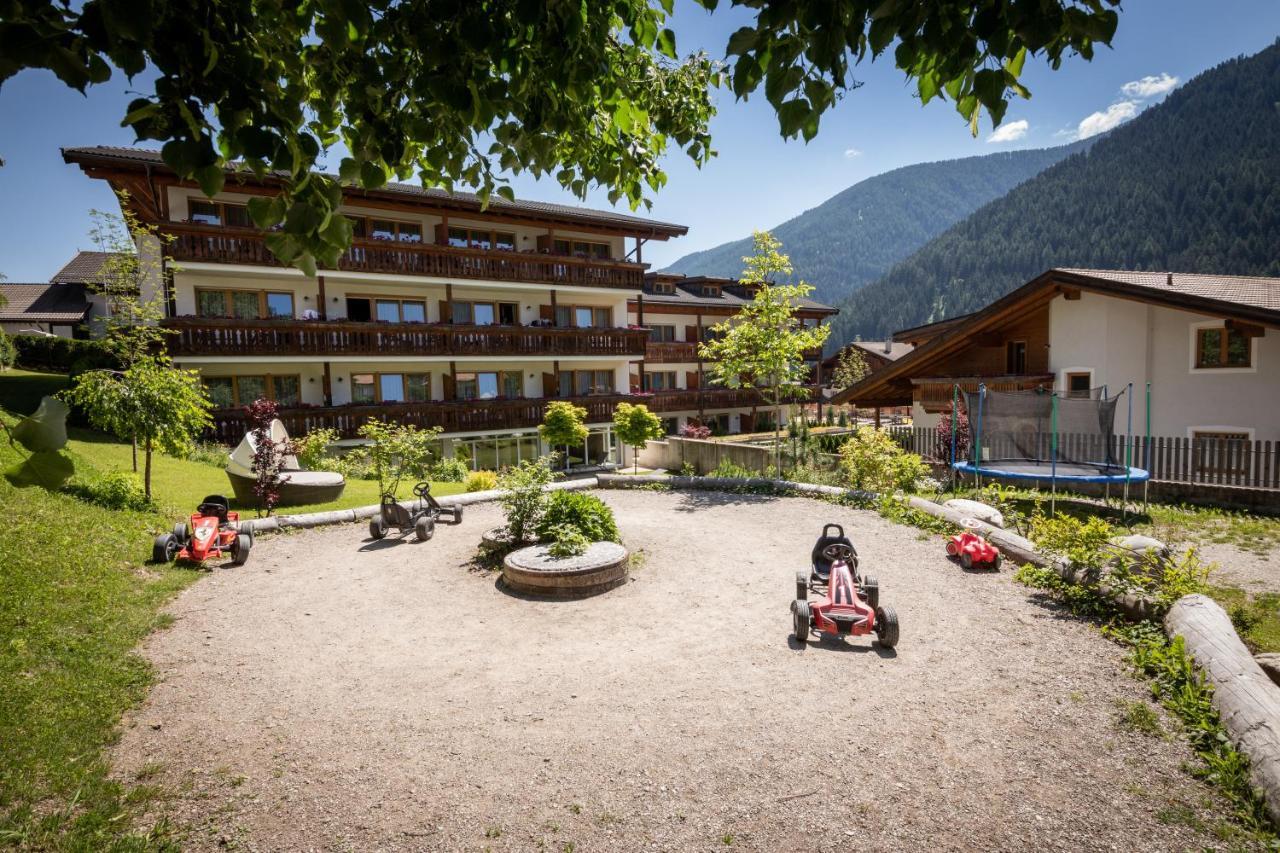Familienhotel Viktoria Ultimo Exterior foto